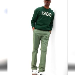 NWT men's pants size 30 × 30 straight style by Gap